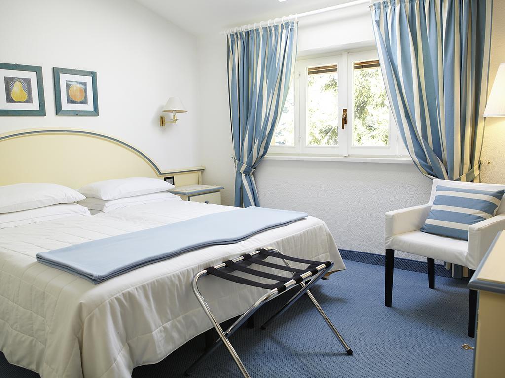 Albergo Milano Snc Lanzo dʼIntelvi Zimmer foto